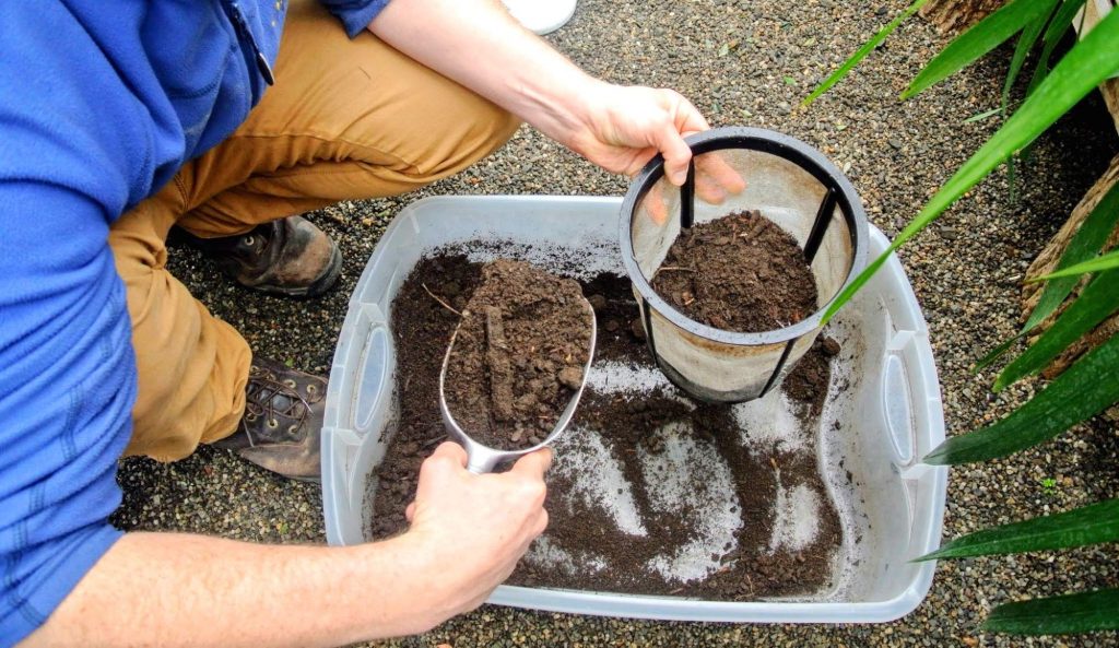 6 Best Compost Tea Brewers - Help Your Garden