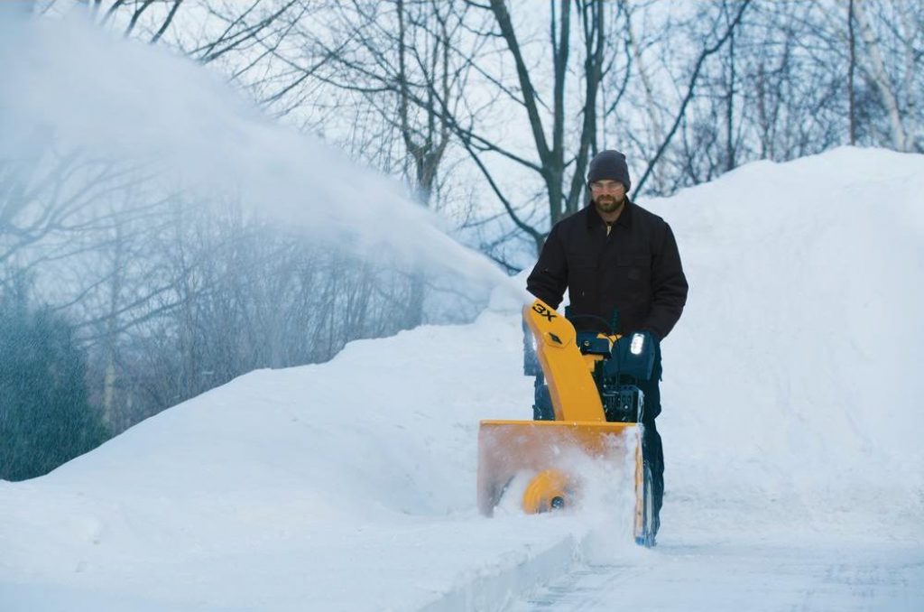 Five Best 3-Stage Snowblowers for Clearing Heavy Snow in Large Areas (2023)