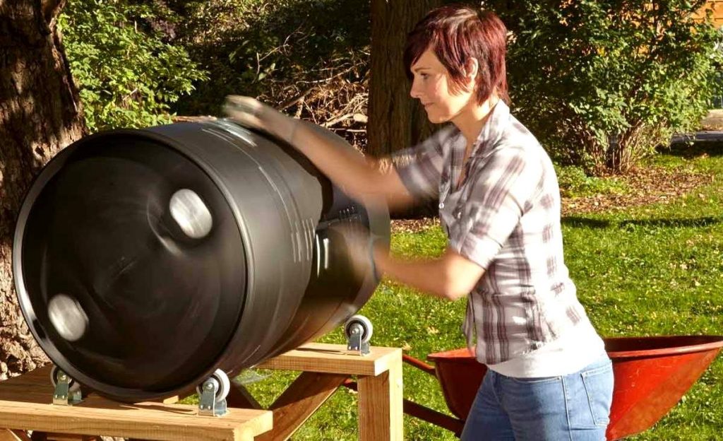 10 Best Compost Tumblers - Improve Your Garden and Plants! (Spring 2022)