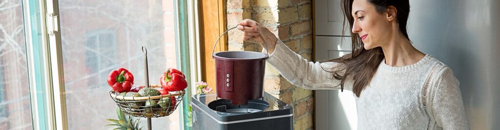 12 Best Kitchen Compost Bins - Make Better Use of Your Food Waste!