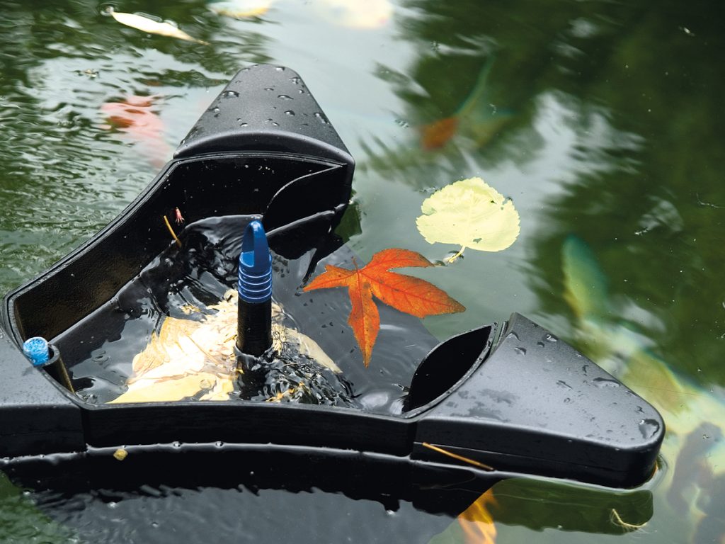 5 Best Pond Skimmers - When Your Pond Needs Help (2023)