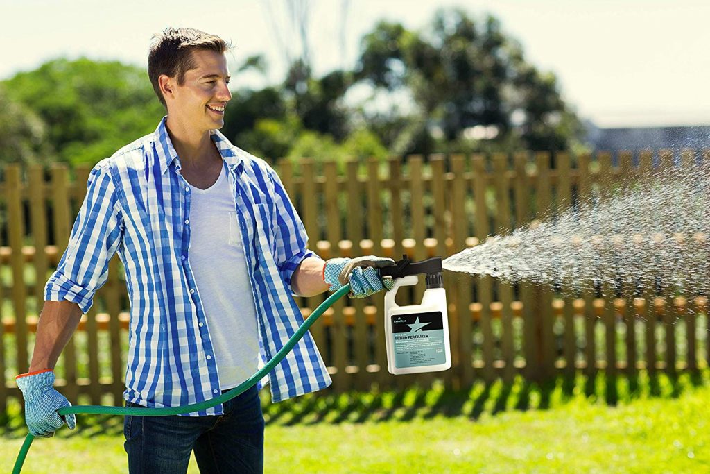 6 Best Lawn Fertilizers - Make The Neighborhood Envy Your Lawn