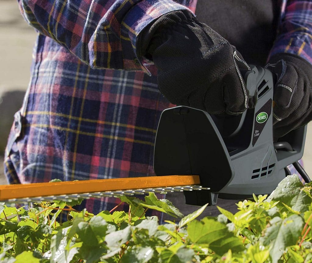 9 Best Electric Hedge Trimmers – Work Is Done Even Faster