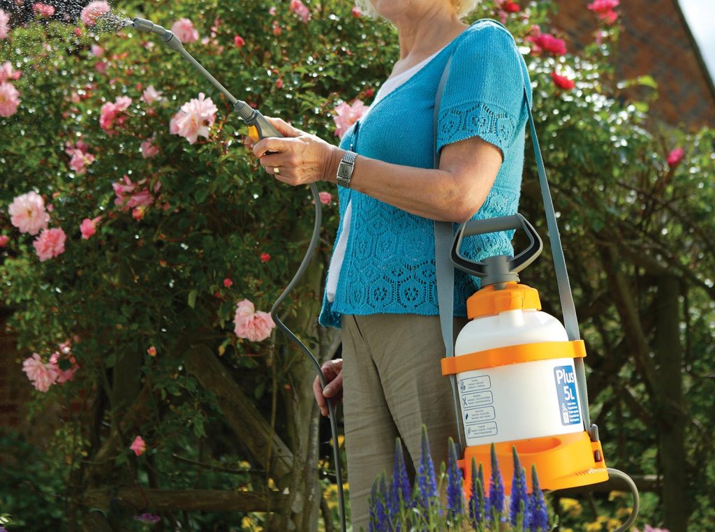 9 Best Garden Sprayers - Take Care of Your Garden Effortlessly