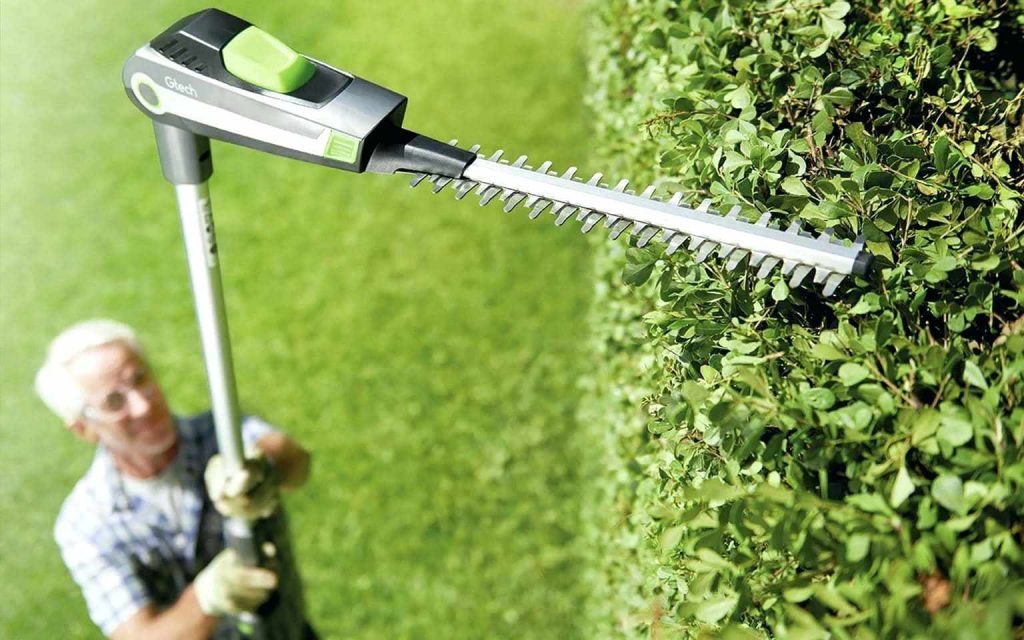 9 Best Pole Hedge Trimmers - Height Isn't An Issue Any Longer