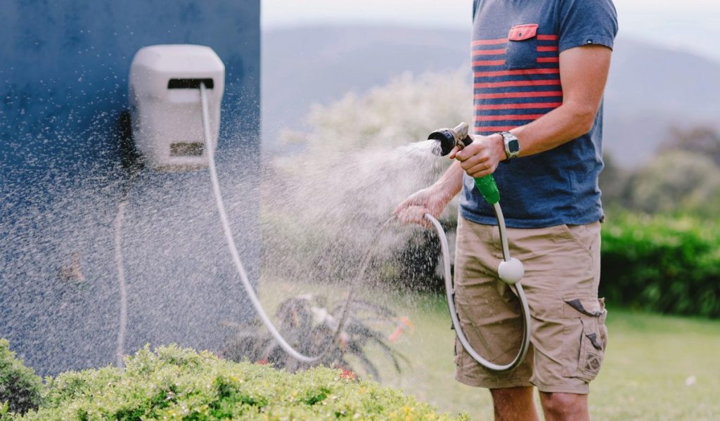 14 Best Retractable Hoses for More Convenience and Efficiency