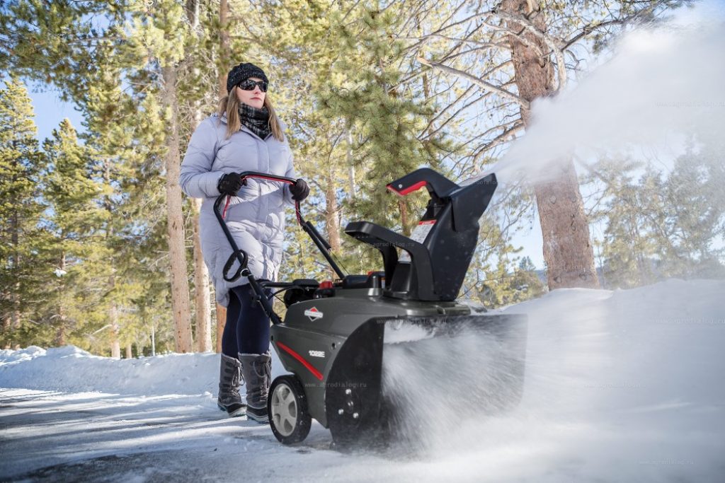 Top 5 Best Briggs and Stratton Snowblowers - Make Snow Clearing Task a Breeze!