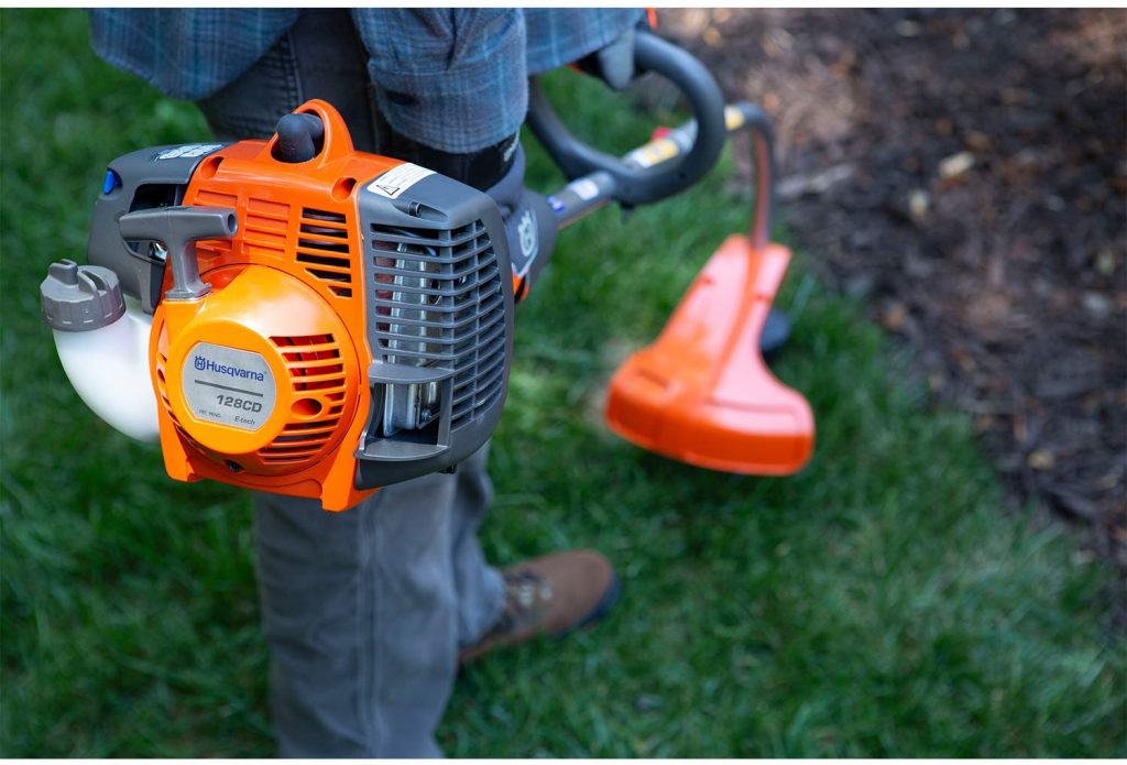 10 Best Gas String Trimmers for Power and Mobility (2023)