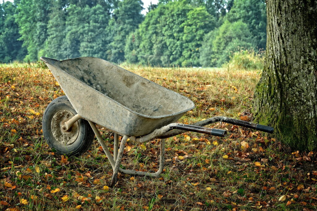 6 Best Wheelbarrows for Concrete to Help with Any Chore!