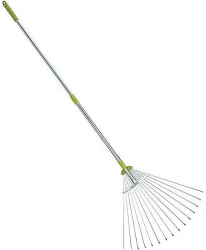 10 Best Leaf Rakes Reviewed (Winter 2024)