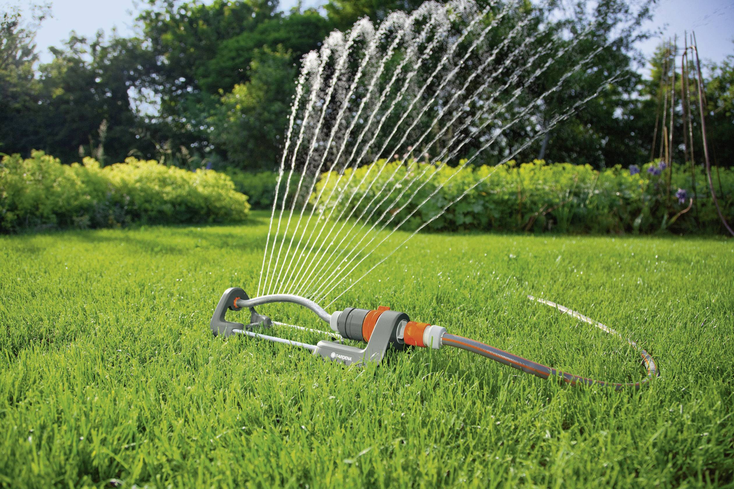 11 Best Lawn Sprinklers to Help Your Lawn Look Fresh