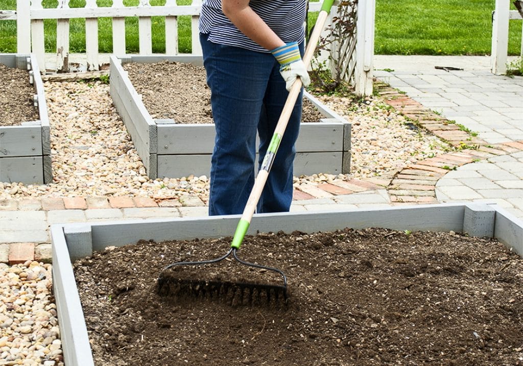 8 Best Bow Rakes – Heavy-Duty Gardening Tools for Various Tasks! (Spring 2022)