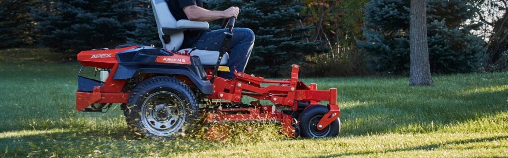 8 Best Commercial Lawn Mowers to Handle the Heaviest Mowing Tasks (2023)