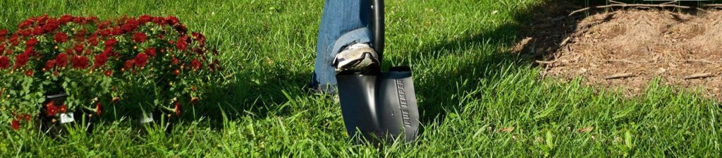 10 Best Garden Shovels – Useful Tools for Digging, Cutting Roots and Edging!