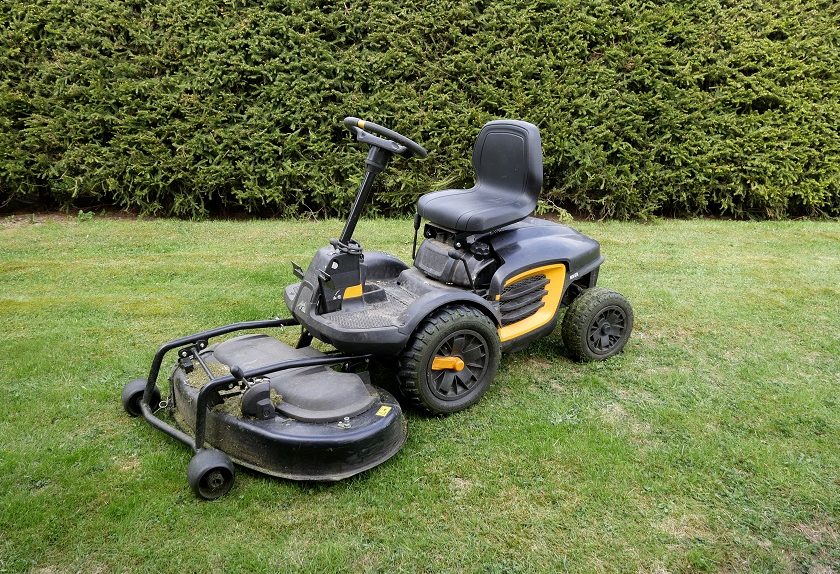 7 Best Lawn Mowers for Large Yards to Satisfy All Grass Cutting Needs