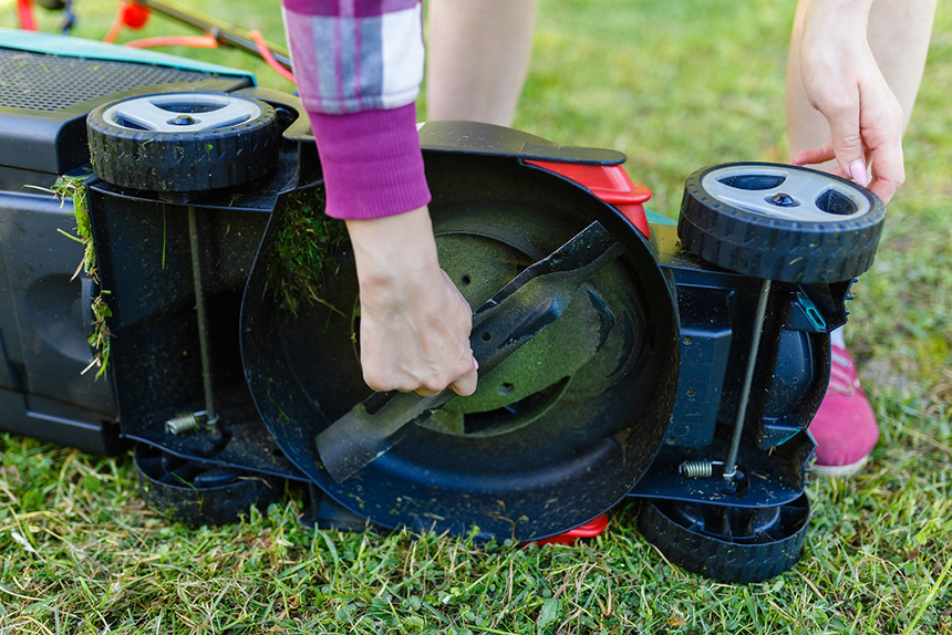 10 Best Lawn Mower Blades – Affordable and Long-Lasting Replacement!