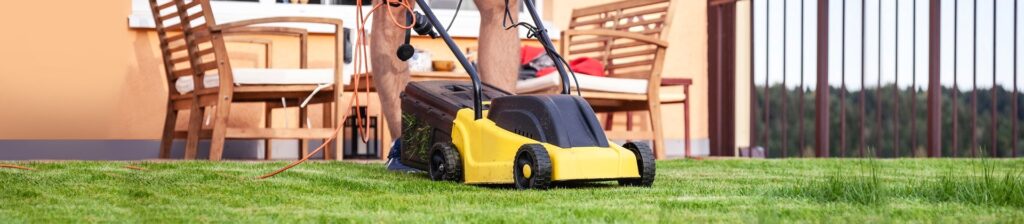 11 Best Lawn Mowers for Small Yards – Excellent Tools for Quick Tasks!