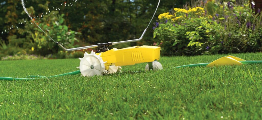 4 Best Traveling Sprinklers to Water Every Corner of Your Lawn (2023)