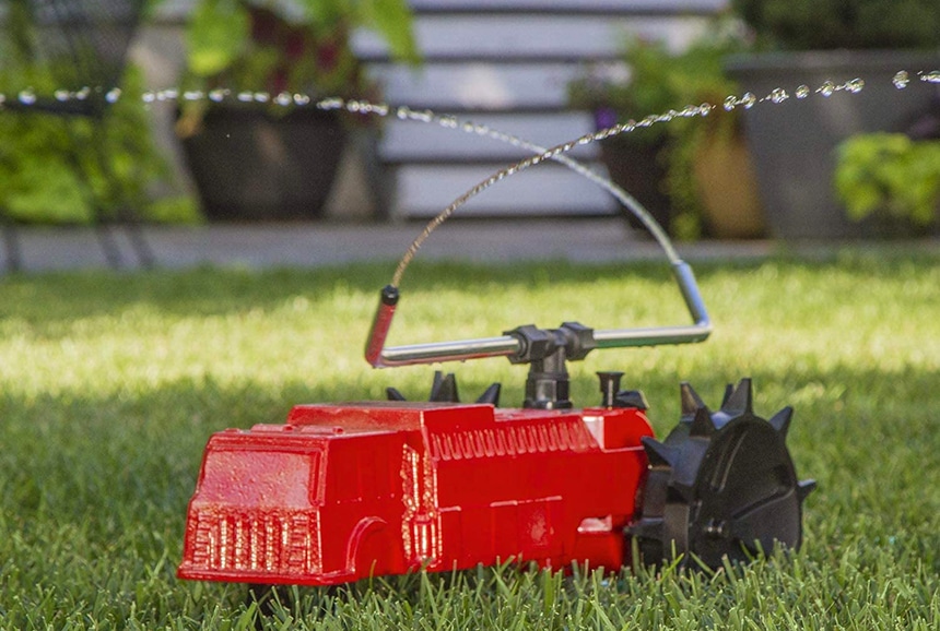 4 Best Traveling Sprinklers to Water Every Corner of Your Lawn