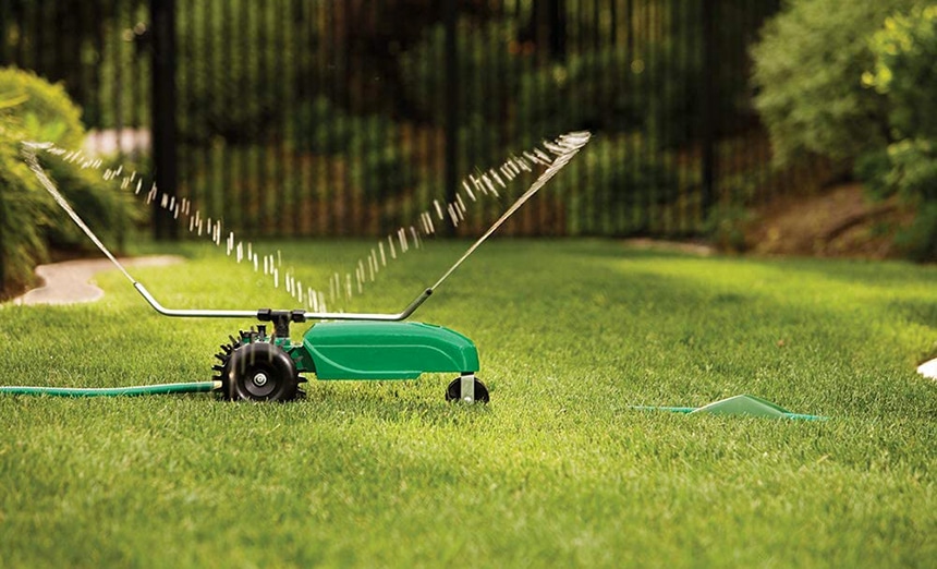 4 Best Traveling Sprinklers to Water Every Corner of Your Lawn