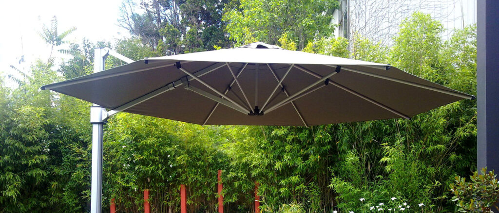 6 Best Cantilever Umbrellas for Superior Comfort and an Unobstructed View