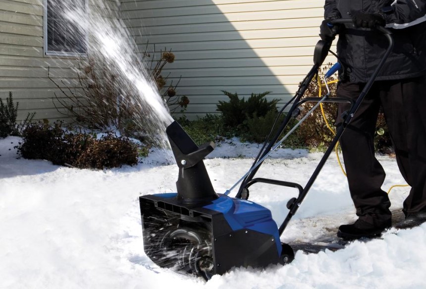 How to Use a Snowblower in Wet Snow