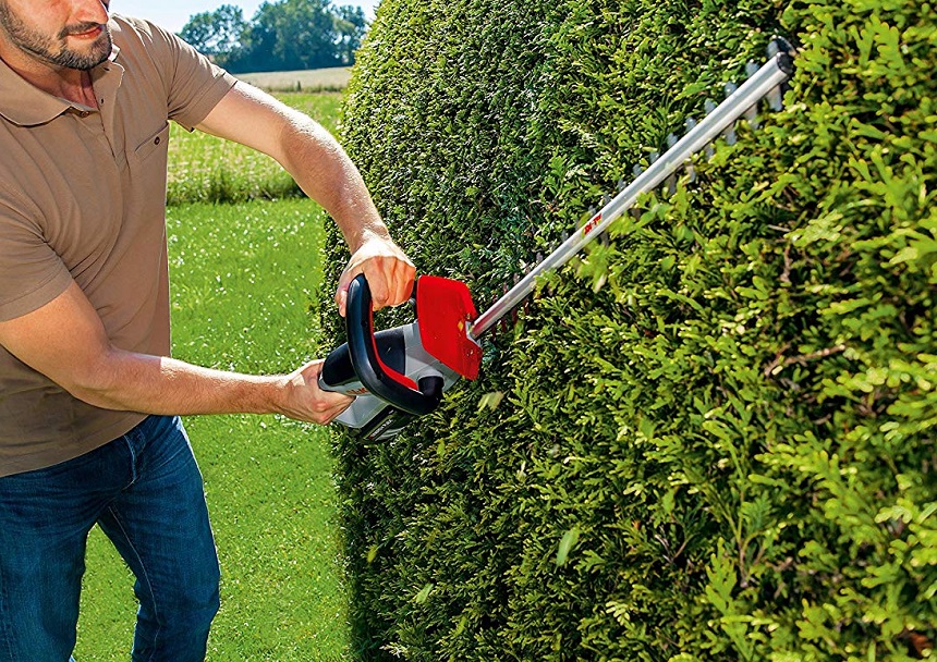 In-detail Guide on How to Use a Hedge Trimmer Safely and Effectively