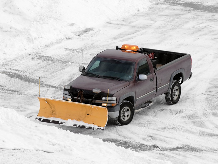 The Difference Between a Snowplow and a Snowblower and When to Use Each