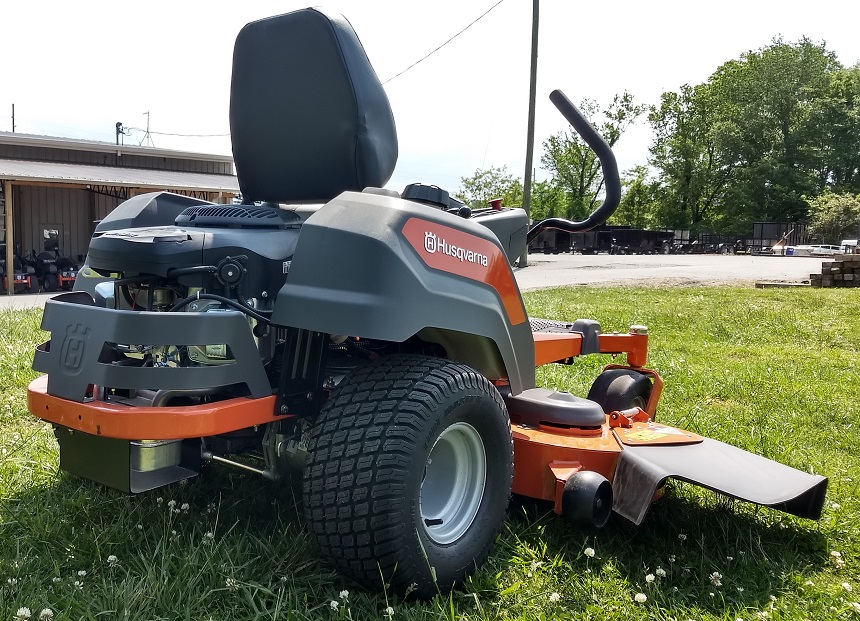 6 Best Riding Lawn Mowers for Hills that Will Conquer Any Terrain