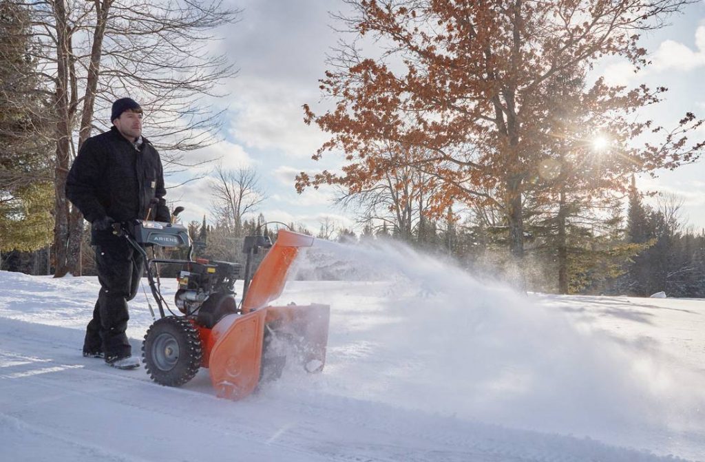 Ariens Deluxe 28 Review: All You Need for Fast Snow Cleaning (2023)