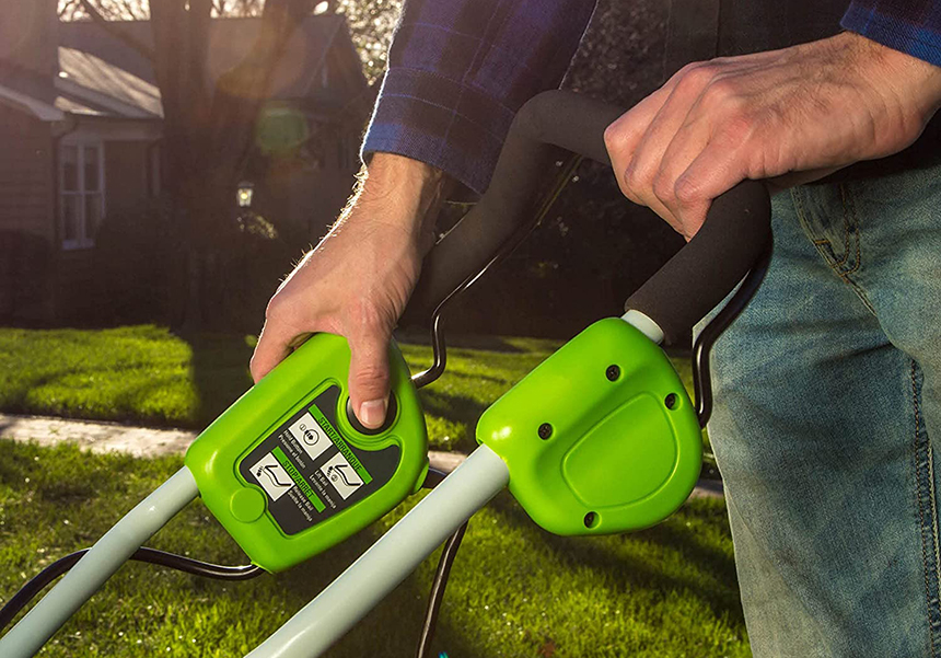 6 Best Electric Dethatchers for the Greenest and Healthiest Lawn (2023)