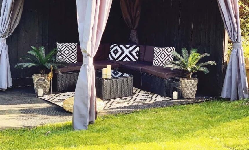 How to Decorate a Pop Up Canopy - 7 Best Ideas